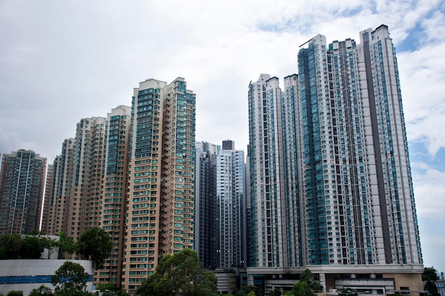 Ver el paisaje y el paisaje urbano con un edificio alto en Central en Hong Kong China