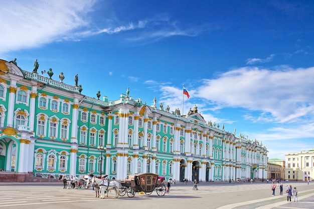 Ver el Palacio de Invierno en San Petersburgo.