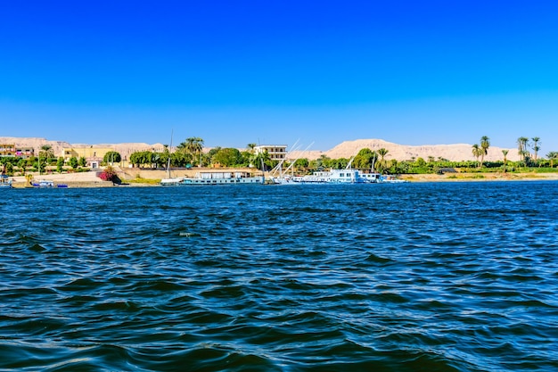 Ver en un río Nilo en Luxor Egipto