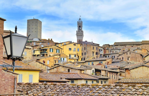 Ver en el techo del antiguo edificio de Siene en Italia