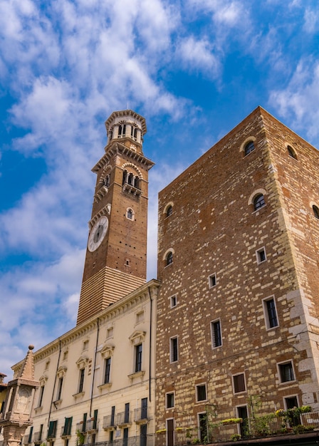 Ver en la Torre dei Lamberti en Verona, Italia