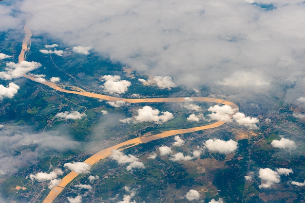 Ver a través de la ventana del avión