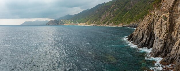 Verano Corniglia vista desde Manarola Cinque Terre Italia