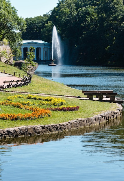 Verano Sofiyivka Dendrology Park Fuente Serpiente Uman Ucrania