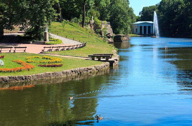 Verano Sofiyivka Dendrology Park Fuente Serpiente Uman Ucrania