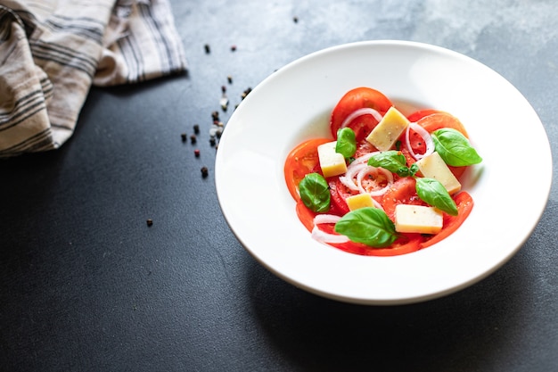 verão tomate salada vegetariana vegetal queijo cebola dieta vitamina alimentação refeição saudável