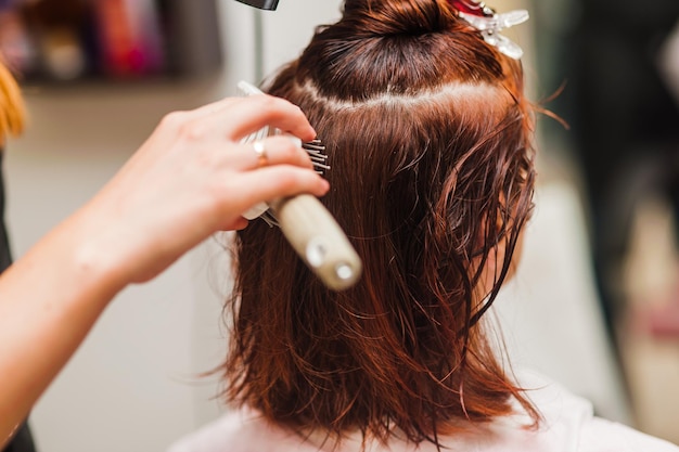 Verarbeiten Sie das Haarstyling in Schönheitssalons