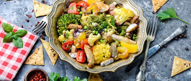 Verduras al horno con pollo