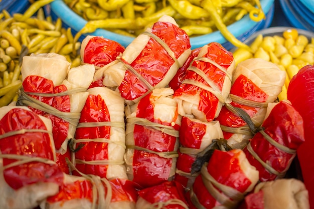 Verduras fermentadas en escabeche para almacenamiento a largo plazo.