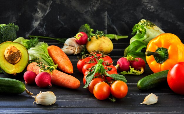 Verduras frescas y frutas.