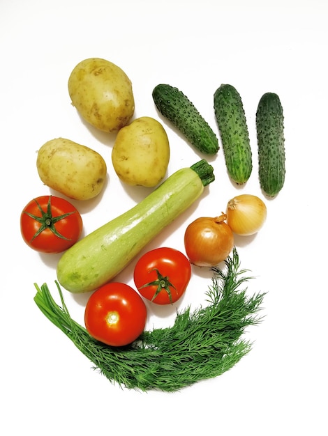 verduras frescas patatas tomates pepinos calabacines cebollas eneldo ingredientes para cocinar