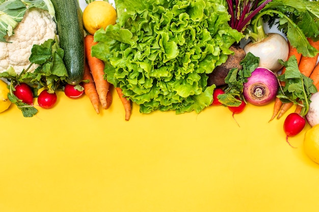 Verduras mixtas orgánicas frescas