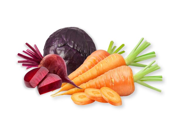 Verduras mixtas que incluyen repollo y zanahorias en blanco