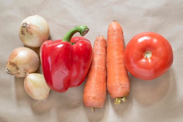 Verduras en papel artesanal