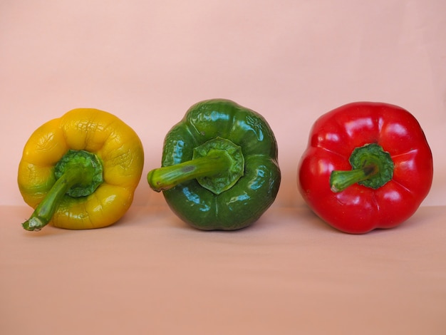 Verduras de pimiento rojo y amarillo