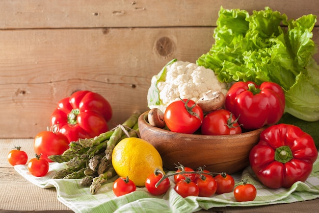 Verduras tomate pimiento aguacate cebolla coliflor lechuga