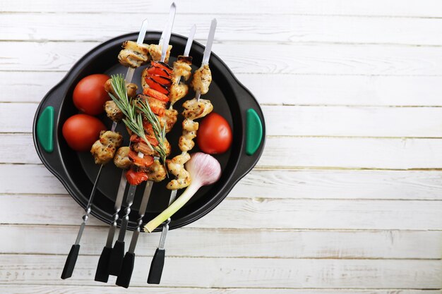 Foto verduras de verano a la plancha berenjena frita y tomates