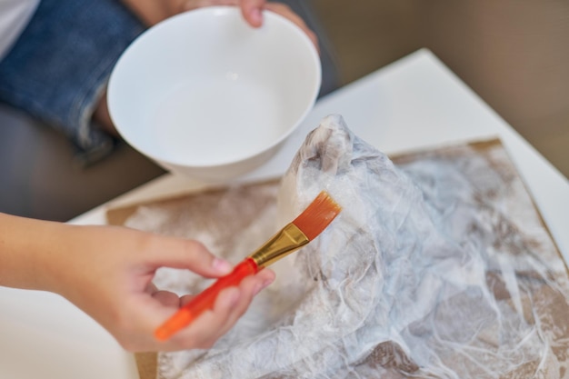 Verfahren zur Herstellung eines Berges in der Papiermaché-Technik