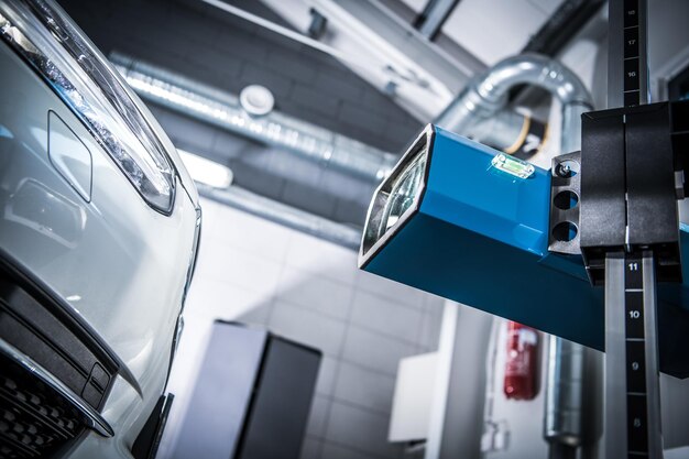 Verificación del ajuste de los faros del automóvil