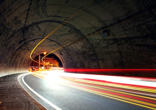 Verkehrsweg im Tunnel