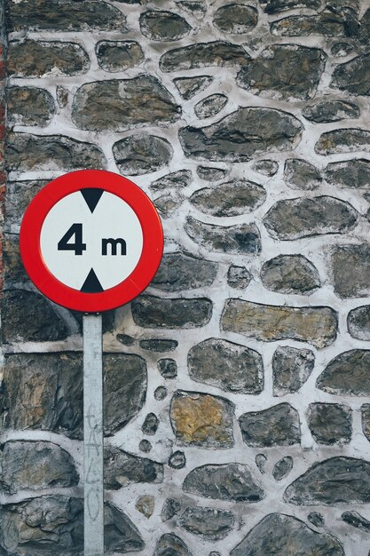 Foto verkehrszeichen auf der straße