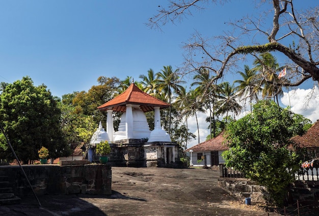 Verlassenes altes Haus in der Stadt Kandy, Sri Lanka