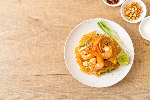 Vermicelli Pad Thai ou Tailandês salteado vermicelli com camarões