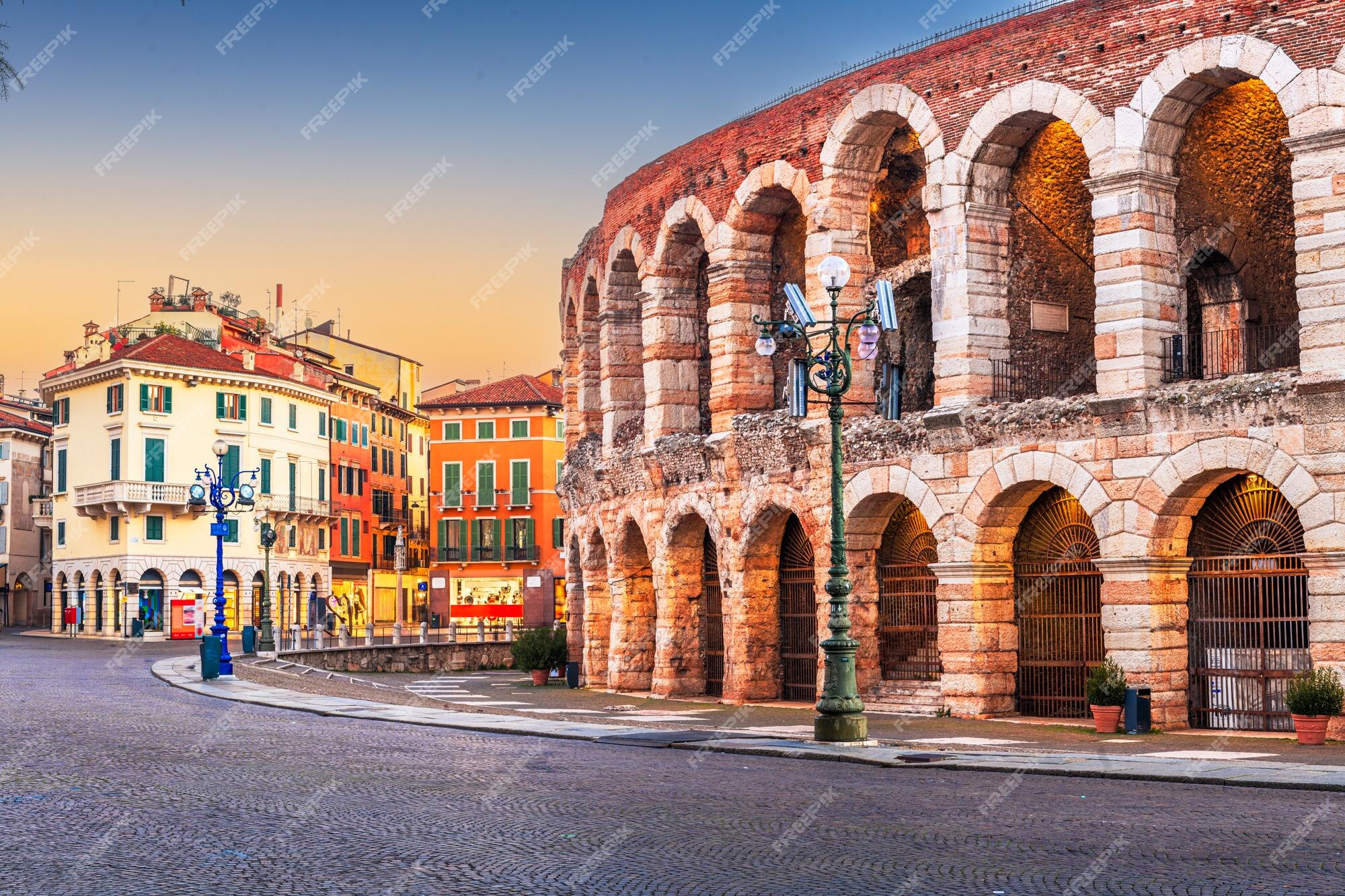 Uma visita à Arena de Verona na Piazza Bra - Panorama de Viagem