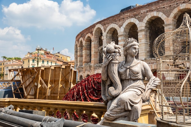 Verona Itália preparando o palco para a apresentação teatral na famosa Arena di Verona