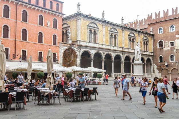 Verona Italien 8. August 2013 Tourist auf der Straße der Altstadt