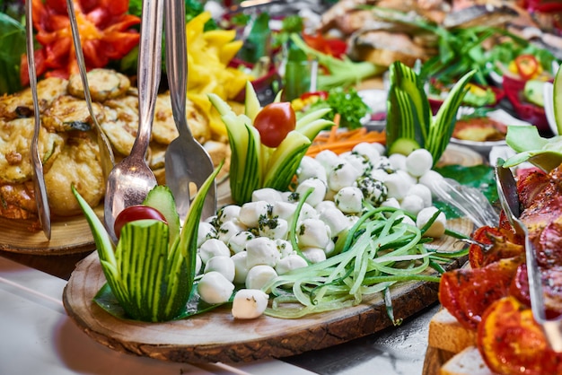 Verpflegungsbuffetessen im Luxusrestaurant