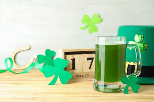 Verschiedene Accessoires zum St.Patrick's Day, Platz für Text