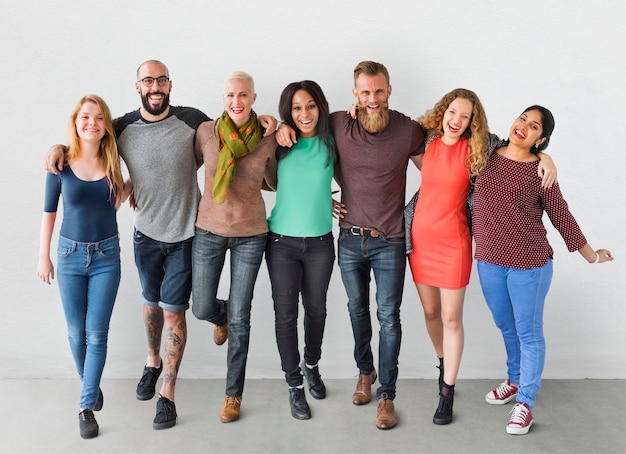 Foto verschiedene gruppe von personen-gemeinschaftszusammengehörigkeits-konzept