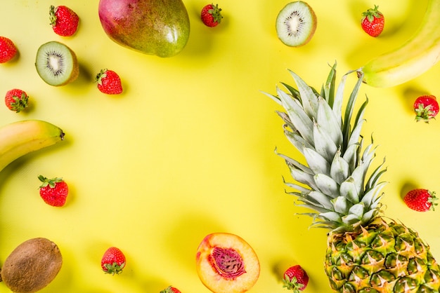 Verschiedener Hintergrund der tropischen Frucht