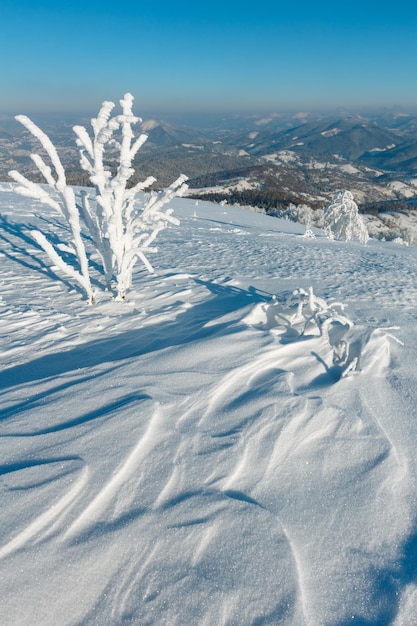 Verschneite Winterberglandschaft