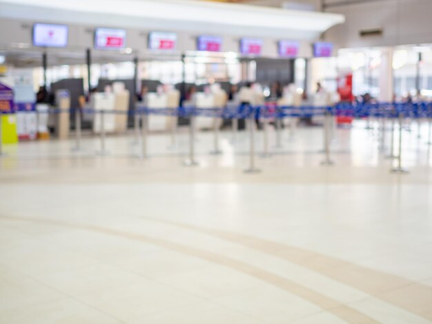 Verschwommener Check-in-Schalter im Flughafen