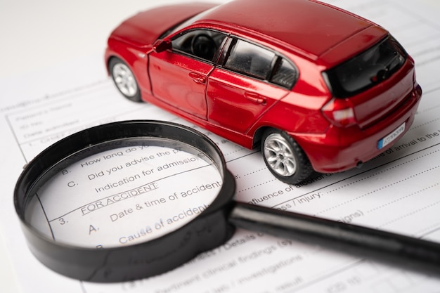 Versicherungsanspruch Unfall Auto Form, Autokredit, Versicherung und Leasing Zeit Konzepte.
