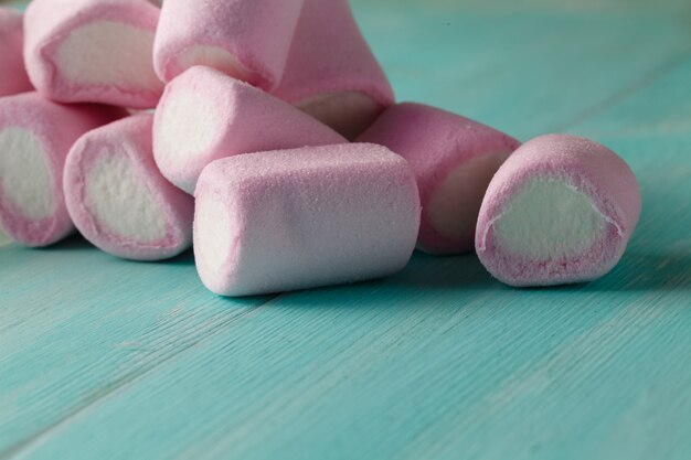 Foto verstreuter rosa marshmalow