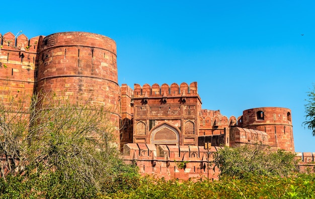 Verteidigungsmauern von Agra Fort. UNESCO-Weltkulturerbe in Indien