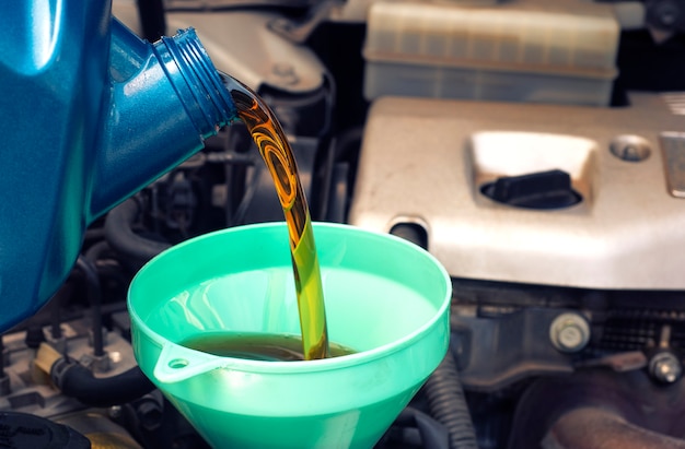 Verter la calidad del aceite en el motor del automóvil. Transmisión y mantenimiento. Engranaje.