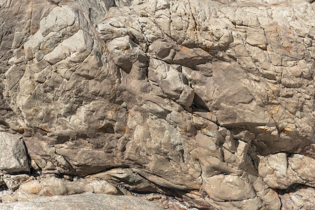 Foto verwitterte felsige oberfläche in der landschaft