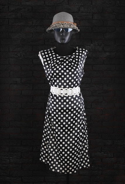 El vestido de polka en un maniquí