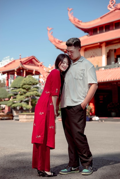 vestido tradicional chinês etnia viagem casal homem e mulher cultura chinesa pré-casamento