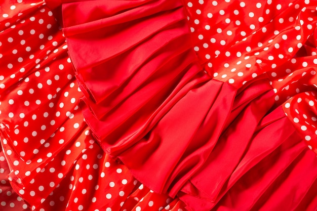 Vestido vermelho de dançarina de flamenco com manchas macro