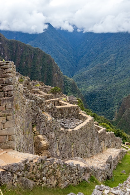 Vestígios arqueológicos de Machu Picchu localizados nas montanhas de Cusco. Peru