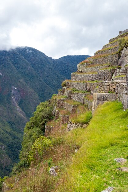 Vestígios arqueológicos de Machu Picchu localizados nas montanhas de Cusco. Peru