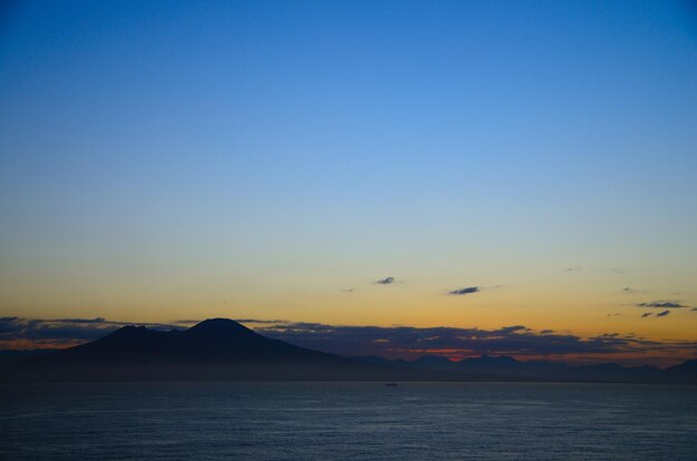 Vesubio al amanecer en neapel