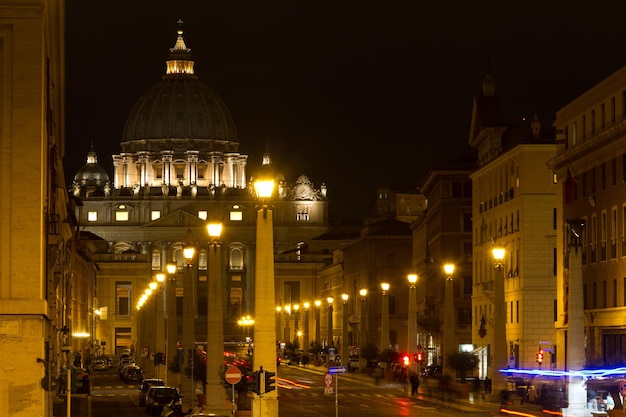 Via della Conciliazione y la Basílica de San Pedro Roma Italia