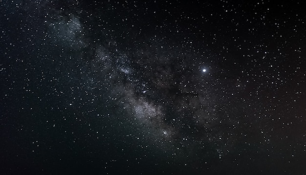 Vía Láctea en el cielo nocturno