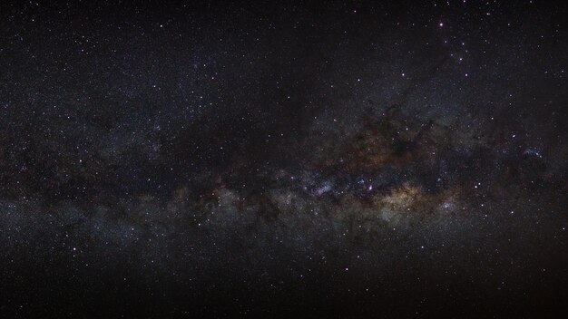 Foto vía láctea galaxia fotografía de larga exposición con grano